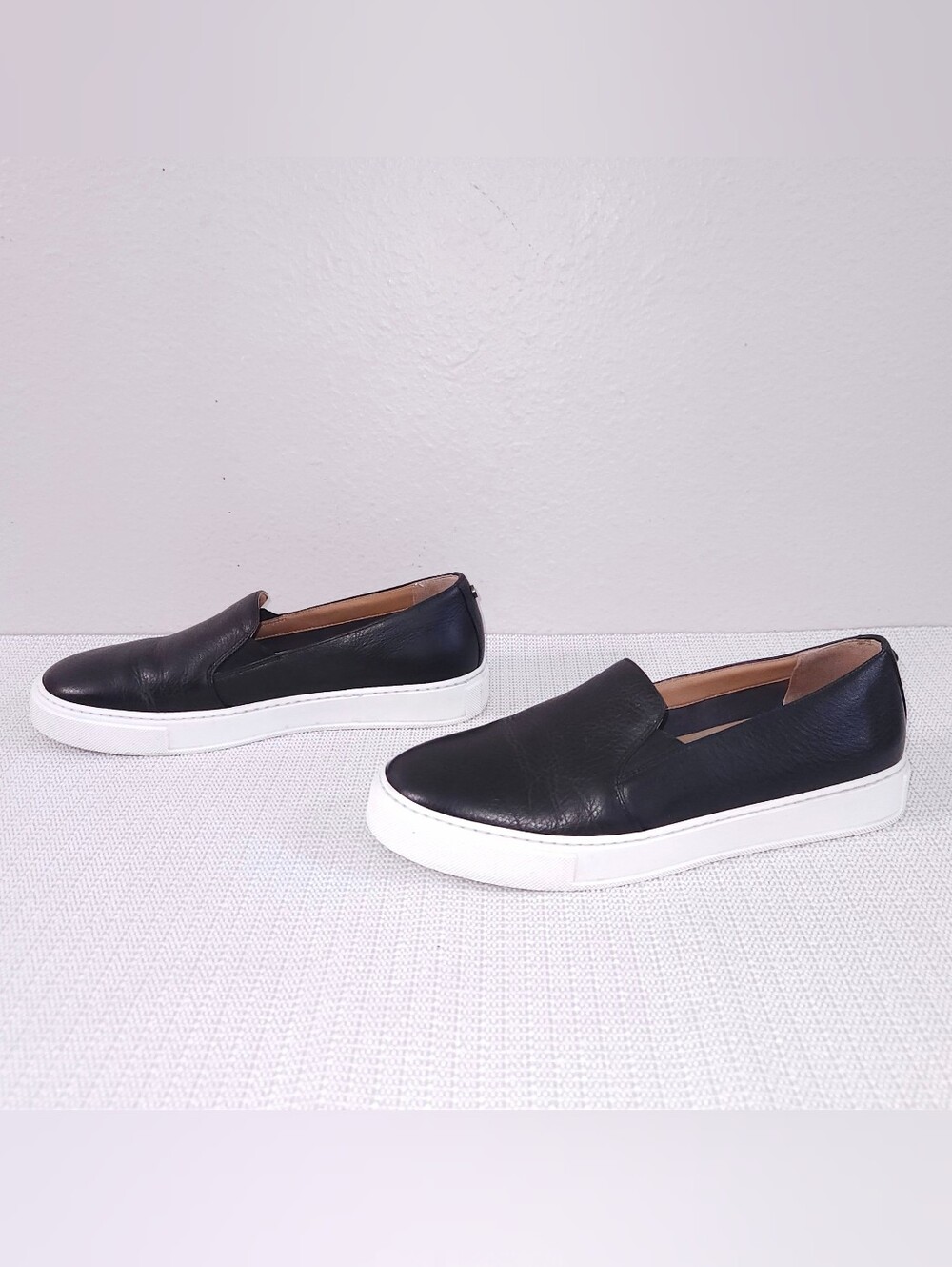 AQUATALIA Onida Slip-On Sneaker US 10 Black Leather Flats Loafers